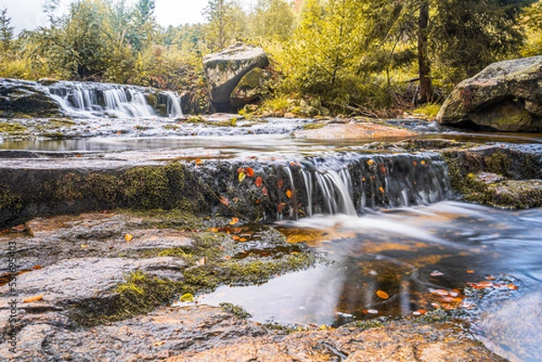 Fototapeta falling water