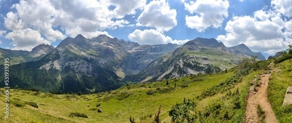 Fototapeta panoramic view of the pyrenees in the french region of gavarnie on a summer day