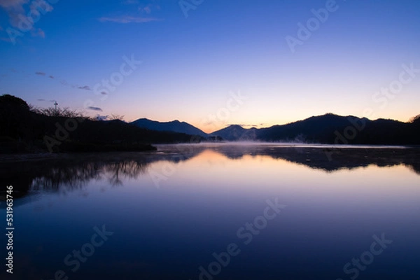 Fototapeta 千丈寺湖（兵庫県）の夜明け