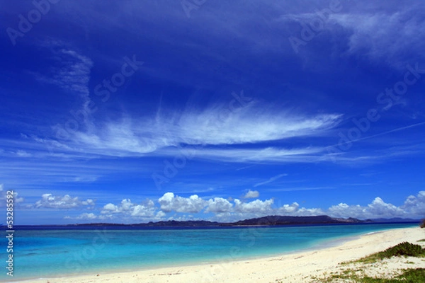 Fototapeta 美しい沖縄のビーチと夏空