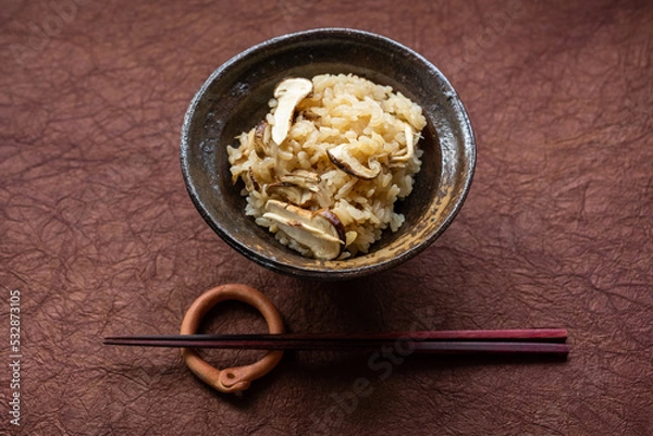 Obraz 松茸の炊き込みご飯上から撮影
