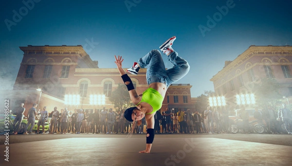 Obraz Tancerka uliczna - breakdance