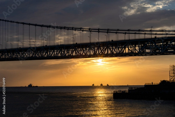 Fototapeta 夕日と明石海峡大橋