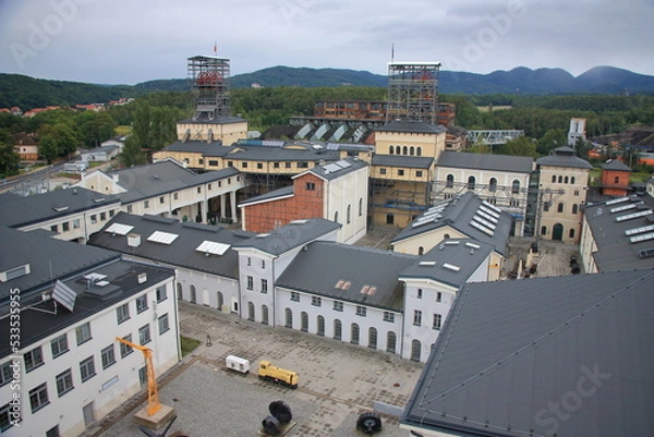 Obraz Centrum Nauki i Sztuki Stara Kopalnia w Wałbrzychu (Polska) -  placówka muzealna, zlokalizowana na terenie zabytkowej Kopalni Węgla Kamiennego „Julia” której powstanie datowane jest na 1770 rok. 