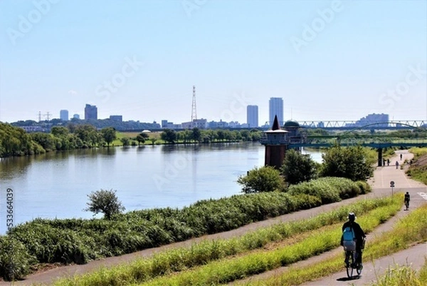 Obraz 河川沿いの道
