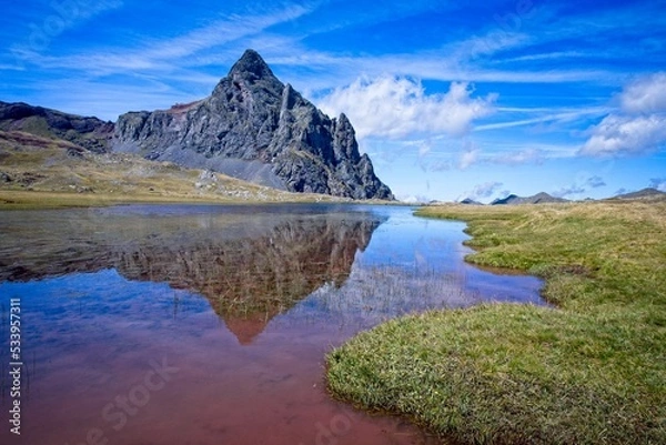 Fototapeta Reflection of the Anayet peak in the Ibones de Anayet