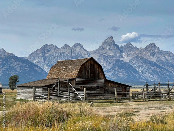 Obraz old barn in the mountains