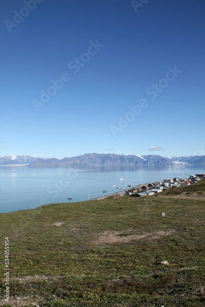 Obraz View of the community of Pond Inlet and Lancaster Sound, in the Northwest Passage, Nunavut, Canada