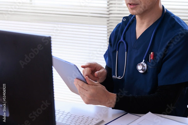 Fototapeta 男性医師