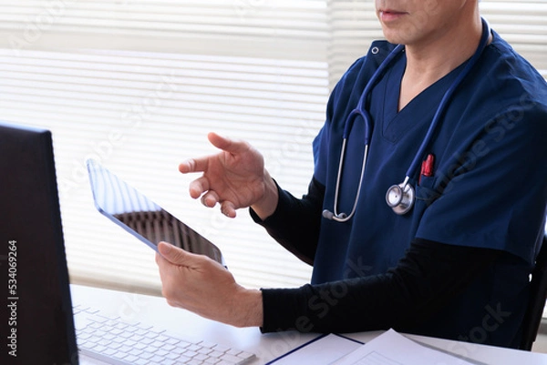 Fototapeta 男性医師