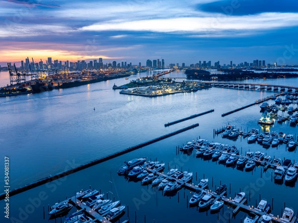 Obraz Miami Beach at dusk.