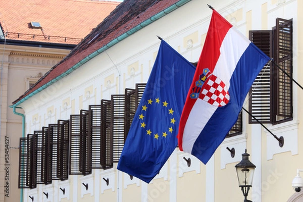 Fototapeta EU and Croatian flags together on Government building
