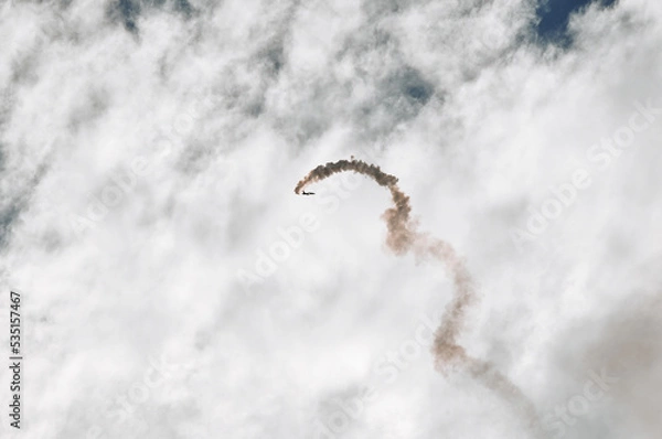 Obraz Aereo in cielo che vola frecce tricolore festa nazionale aviazione 