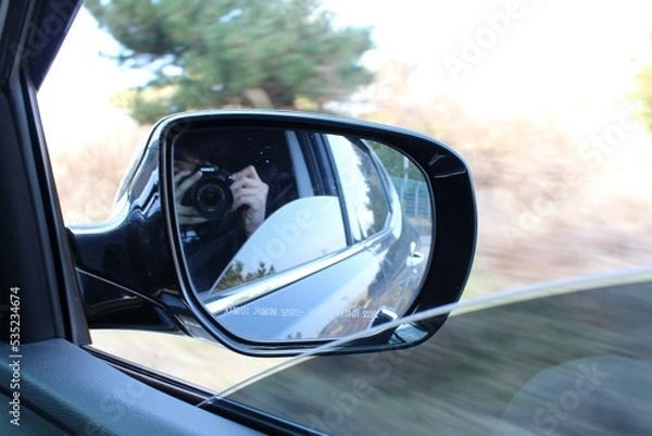 Obraz 사이드 미러 속 사진기