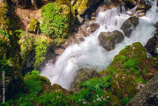 Obraz Path to Raiskoto praskalo waterfall and Botev peak in Balkan mountain, Bulgaria