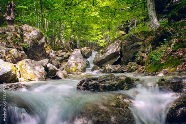 Obraz Path to Raiskoto praskalo waterfall and Botev peak in Balkan mountain, Bulgaria