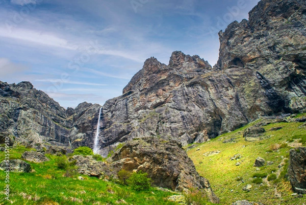 Obraz Path to Raiskoto praskalo waterfall and Botev peak in Balkan mountain, Bulgaria