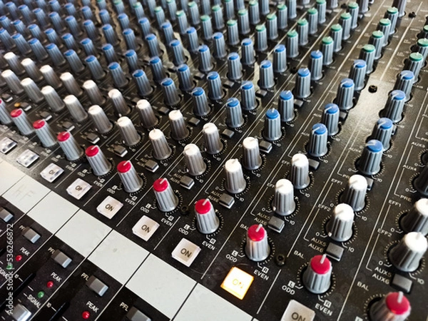 Obraz Table de mixage poussiéreuse