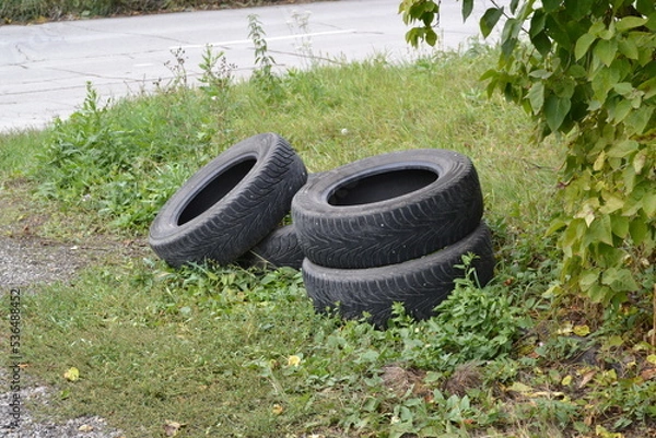 Obraz tires on the road