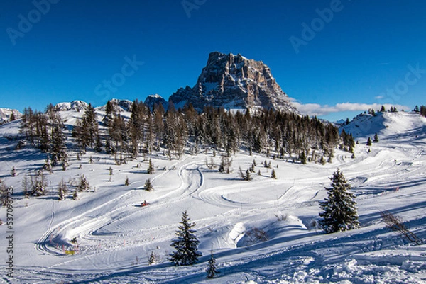 Obraz race under the mountain
