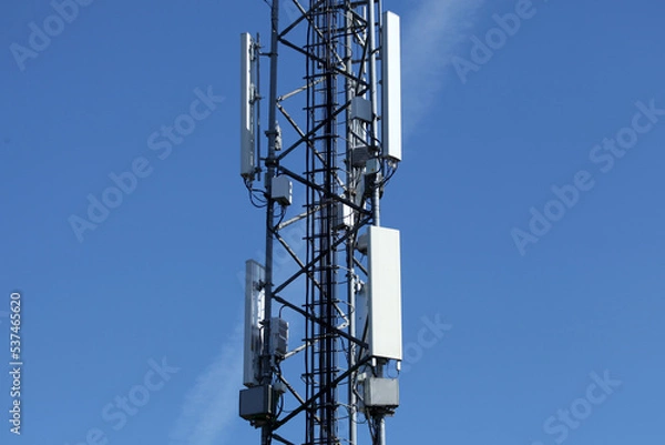 Obraz 5G Mobile phone network antenna.