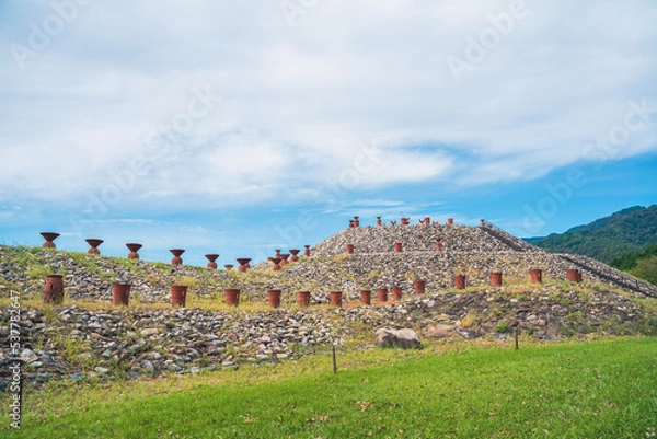 Fototapeta 柳井茶臼山古墳は古代のロマンを感じる前方後円墳