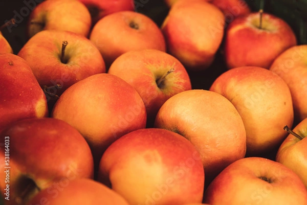 Obraz jabłka na straganie