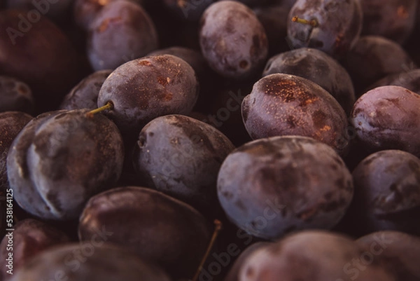 Obraz śliwy na straganie