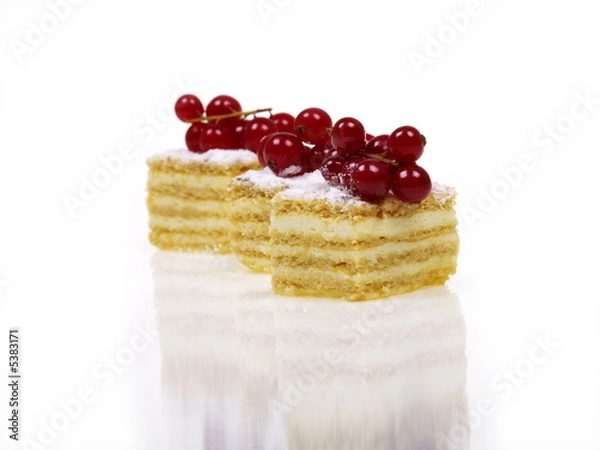 Fototapeta bisquit frucht creme schnitte