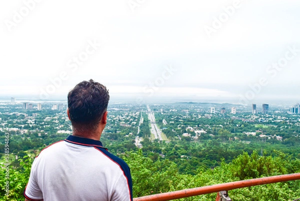 Obraz man looking at the horizon
