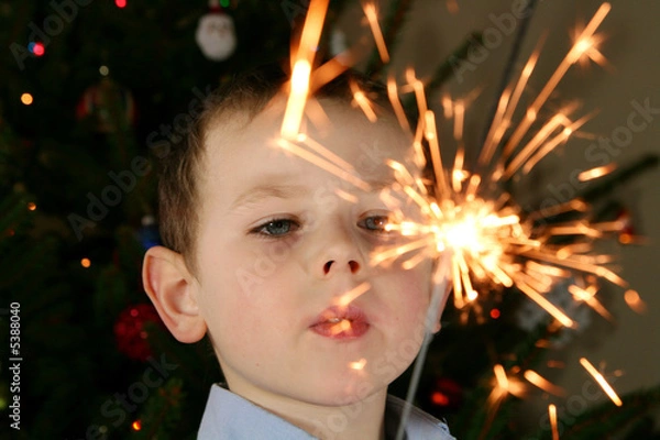 Fototapeta Child watching a cool firework