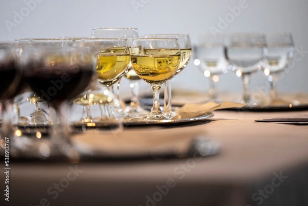 Fototapeta Gläser beim Empfang