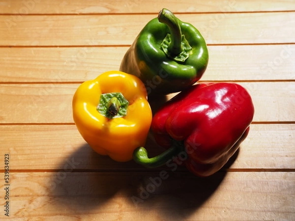 Obraz 緑、黄、赤のパプリカ