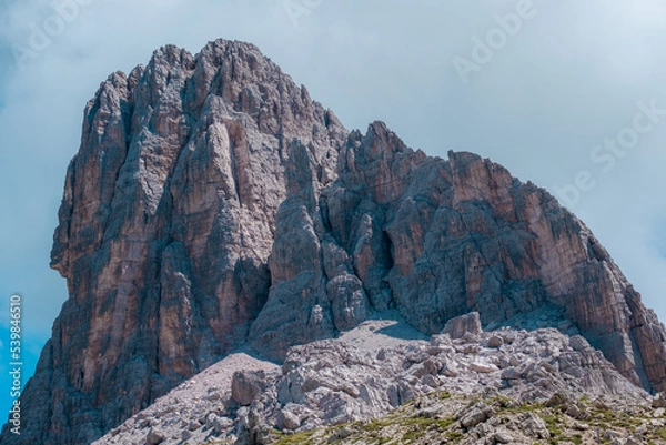 Fototapeta a canyon with a mountain in the background
