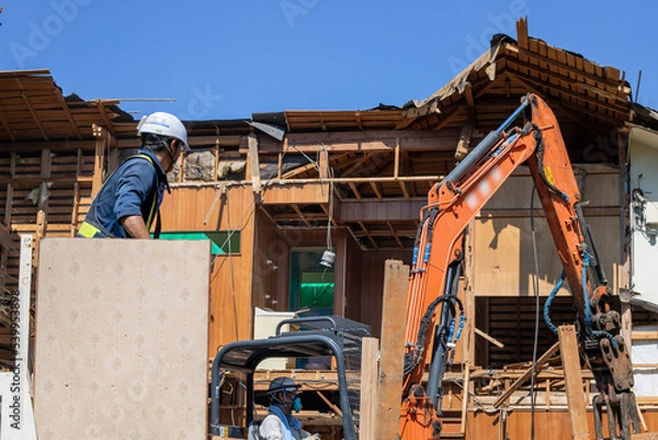 Fototapeta 住宅解体中の作業員