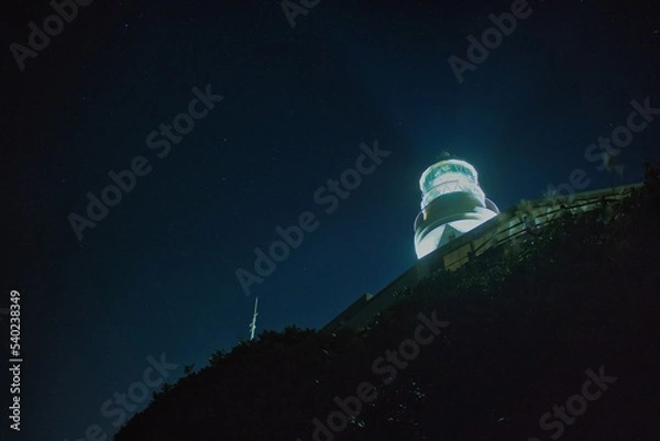 Obraz 闇夜に浮き上がる白い灯台