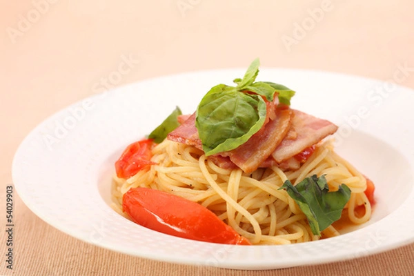 Fototapeta ベーコンとトマトのパスタ