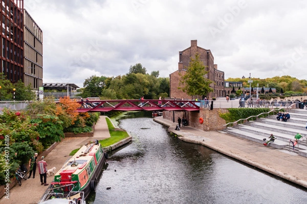Obraz King's Cross Regent's canal towpath, Granary Square, North London, England, UK, October 15, 2022
