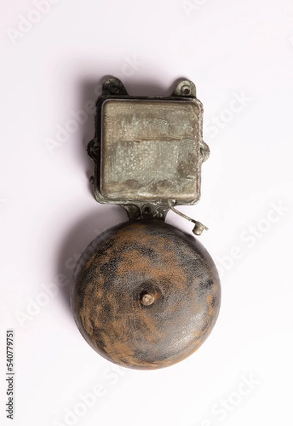 Obraz Rusty vintage electric alarm on white. The concept of old technologies. 
