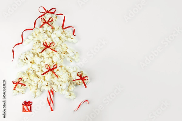 Obraz Christmas tree decorations with popcorn on white