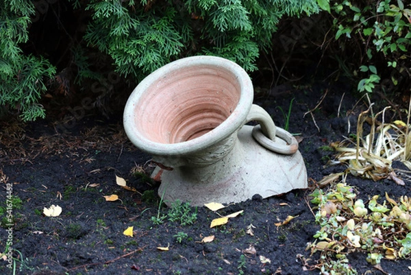Obraz old amphora in garden