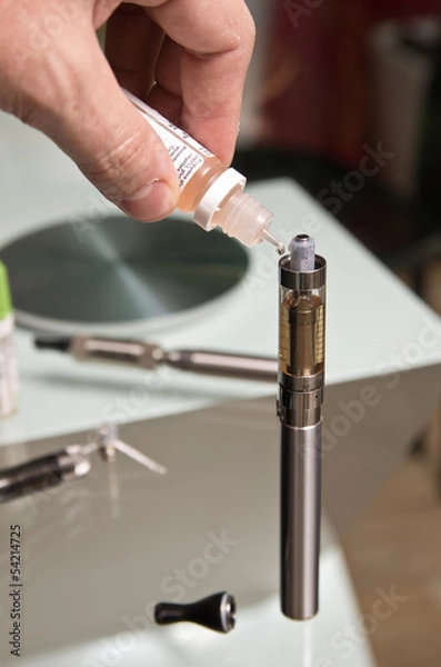 Obraz Remplissage cigarette électronique