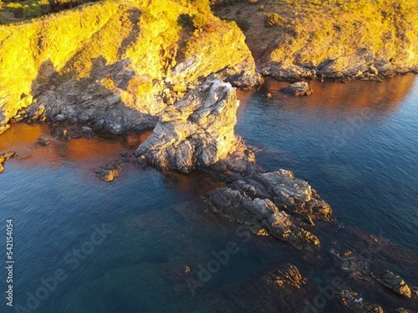 Fototapeta Lever de soleil sur la côte occitane