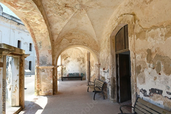 Fototapeta Hallway with Arches at Castillo San Cristobal