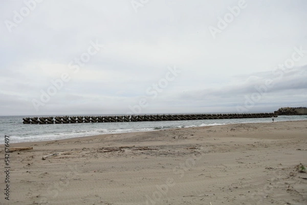 Obraz 初夏の函館、湯川のまだ肌寒い海岸。