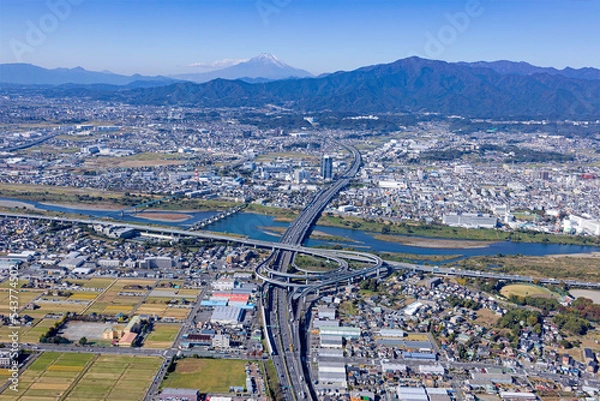 Fototapeta 東名海老名JCTと富士山・ハイウェー・2022撮影・空撮