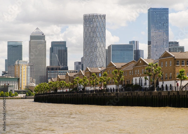 Fototapeta Canary Wharf skyscrapers view from the river. Business and banking centre of London, UK.
