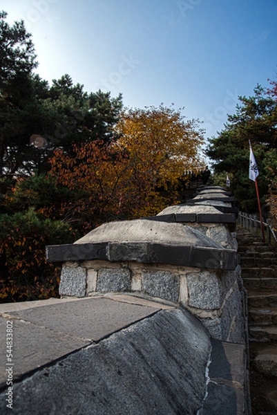 Fototapeta 한국의 풍경 화성행궁 성곽의길 