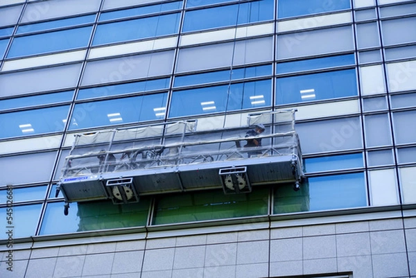 Obraz 高層ビルの窓掃除のゴンドラ