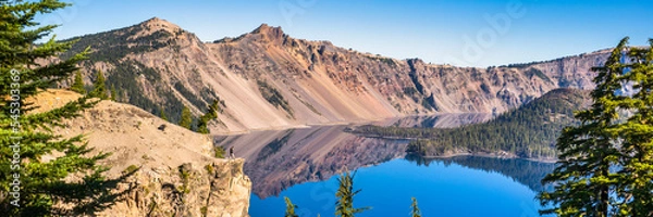 Obraz Panoramic view of Crater Lake on a calm and clear summer morning.
